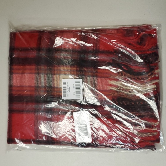 ❤️NWT TORRID SCARF ☆ VERY SOFT ☆ FRINGE DETAIL ☆ PLAID RED BLACK WHITE ☆ WARM - Picture 2 of 6